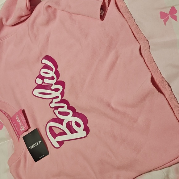 BNWT Women's Cropped Barbie x Forever 21 Sweater - Picture 6 of 6